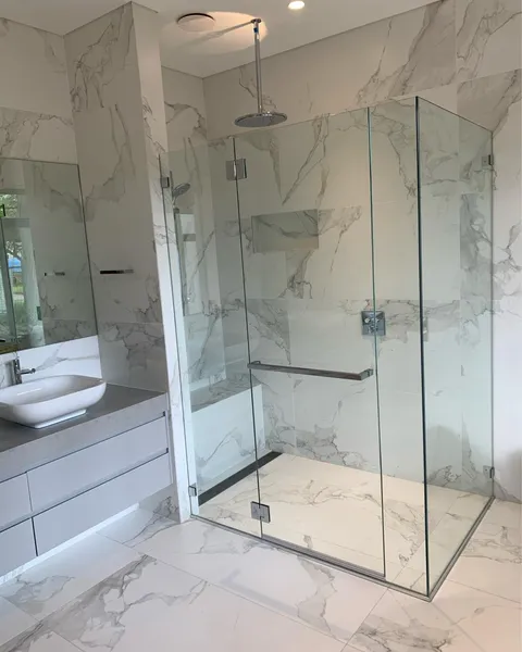 Frameless 10 mm glass shower screen with hinged door